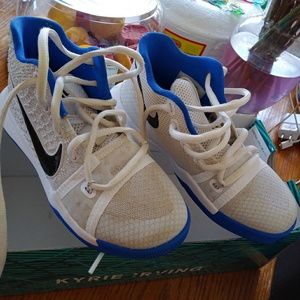Unisex kids  Kyrie Nike